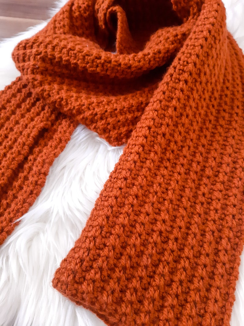 orange/brown crochet scarf closeup