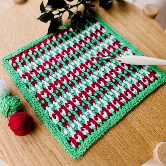 HOLIDAY CROCHET PATTERN, Crochet Hot Pad, Crochet Dishcloth, Festive Crochet, Christmas Crochet, Holiday Gift Idea, Crochet Pot Holder