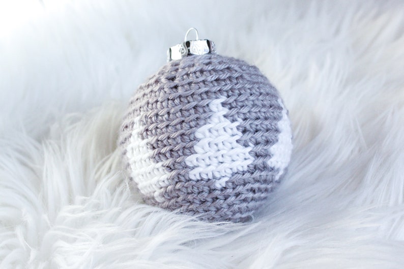 Christmas CROCHET BAUBLE, Christmas Tree, Ornament, Decoration, Holiday, Handmade image 2