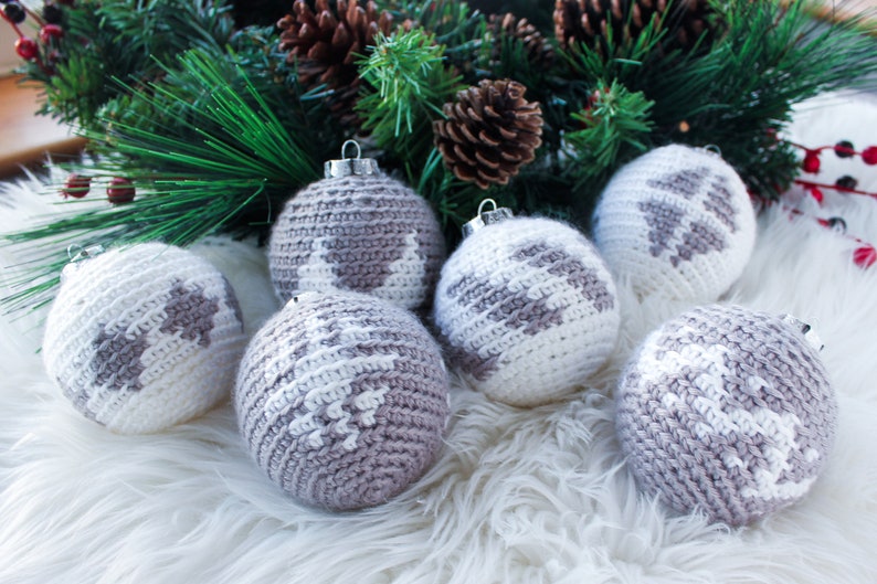 Christmas CROCHET BAUBLE, Christmas Tree, Ornament, Decoration, Holiday, Handmade image 3