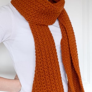orange/brown crochet scarfside view