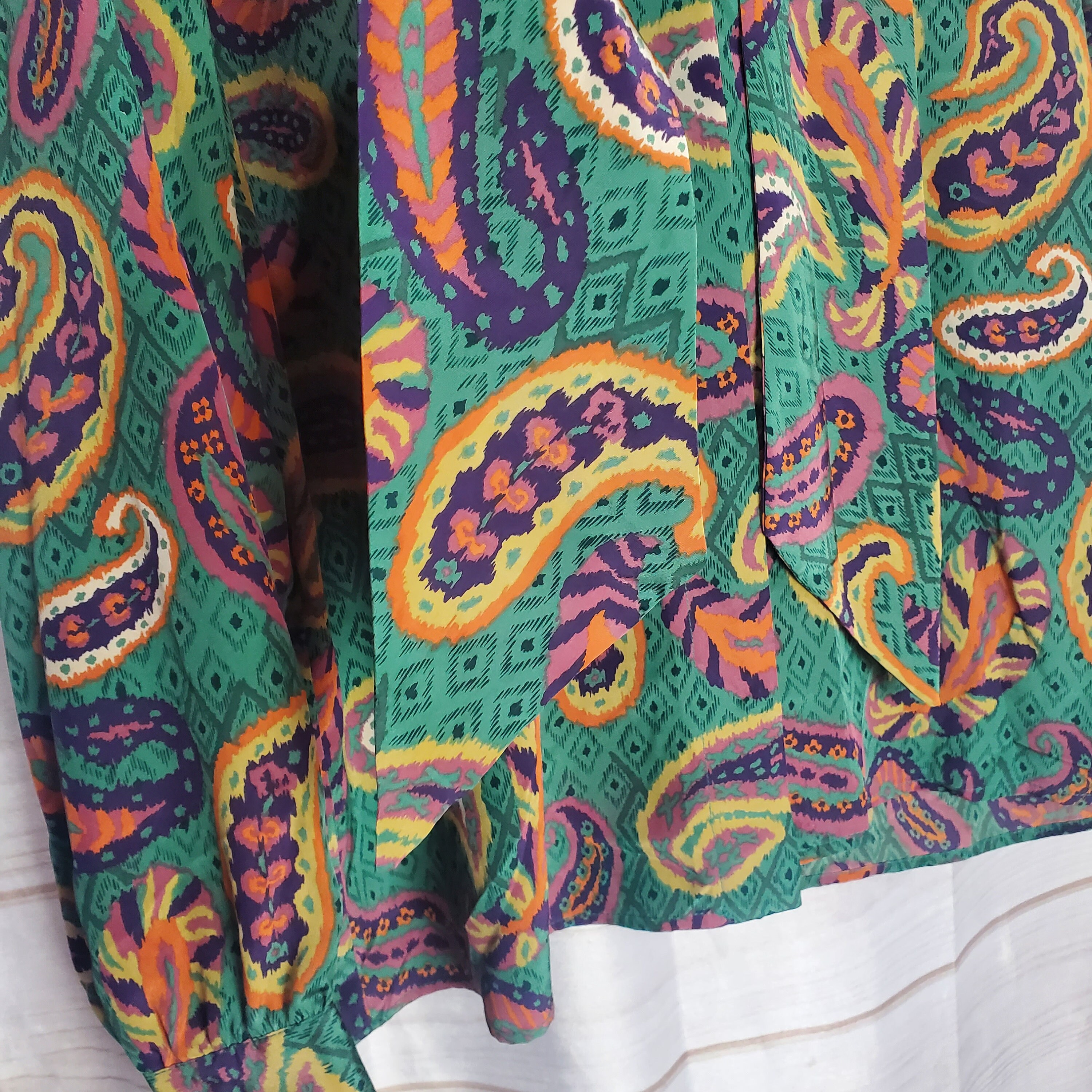 vintage-70s-mod-green-whimsical-paisley-button-down-neck-tie-blouse