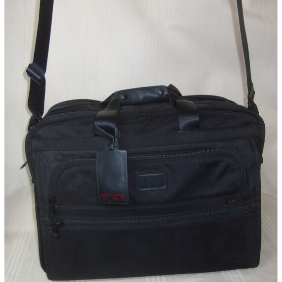 Tumi 22121dh clearance