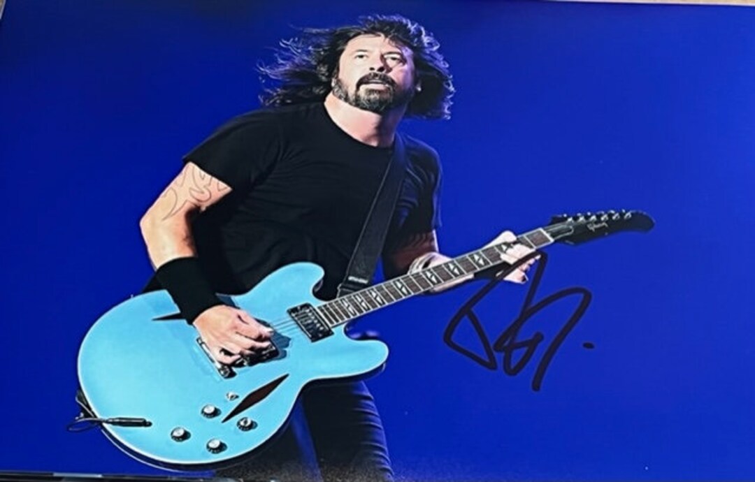 Dave Grohl Signed Autographed 11x14 Color Photograph FOO FIGHTERS