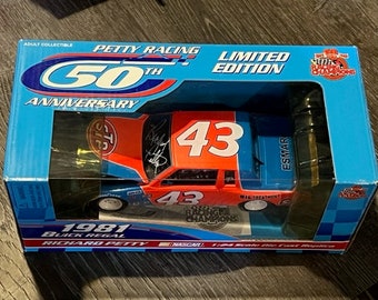 Pick of the Day: '92 Pontiac Grand Prix Richard Petty Edition