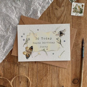 Imitación personalizada de abeja y mariposa Edad de acuarela Cumpleaños / Cualquier ocasión Tarjeta ecológica 100% reciclada Cartulina