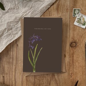 Tarjeta ecológica con acuarela de campanilla azul 100 % reciclada Thinking Of You