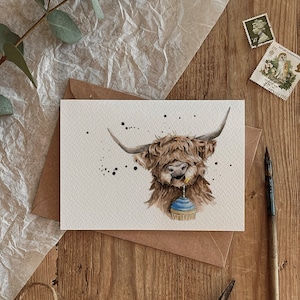 Tarjeta ecológica con ilustración de cumpleaños de Cheeky Hilda Highland para cualquier ocasión