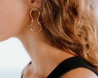 WAVE - Boucles d'oreille modernes et minimaliste. Fabriquées à la main en France