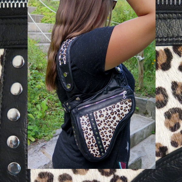 Revolverbag für Damen, Schultertasche "Kittygirl", Curve Bag, Animalprint, schwarzes Leder und Nieten  Handtasche mit Figaro Edelstahl Kette