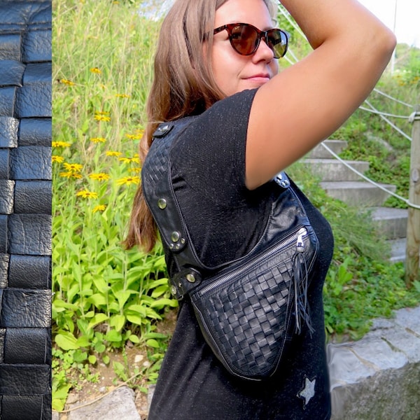 Revolverbag Schultertasche "Surf" für Damen, Leder schwarz, Motorrad-Handytasche, Curve Bag mit Kette Handybag, kleine Umhängetasche