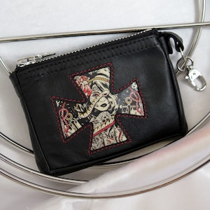 Cartera pequeña para mujer y hombre "Masquerade" con imagen de vinilo estilo tatuaje, piel de caballo negra, cartera con cremallera