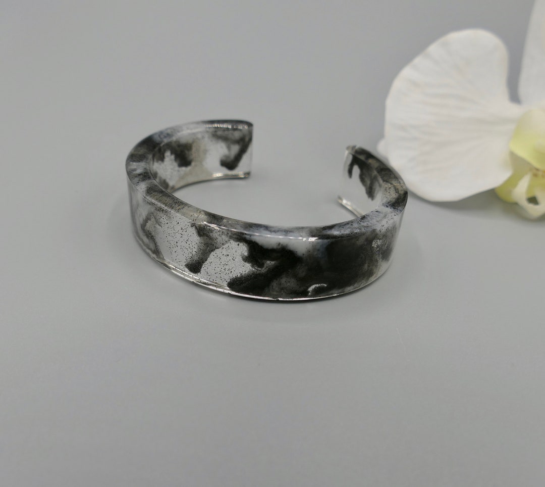 Bangle Made of Cast Resin - Etsy