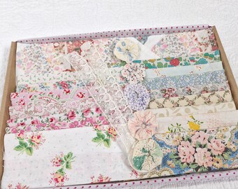 jolie boîte de sélection, lot de tissus vintage, lot de couture lente, lot de petites fleurs,