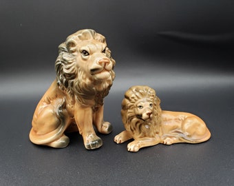 Vintage lion figurines Lot of 2 Made in Taiwan
