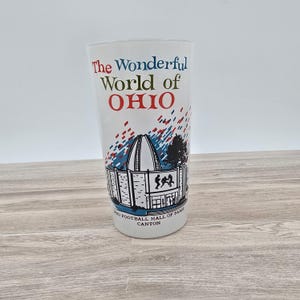 Pro Football Hall of Fame collectible glass / The Wonderful World of Ohio