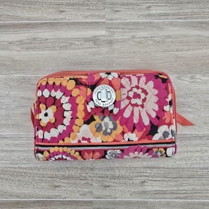 Vera Bradley wallet / Pixie Blooms / Turn Lock