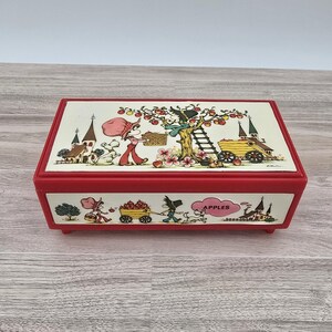 Vintage Japanese Lady Mate Music Jewelry Box, With a 3D