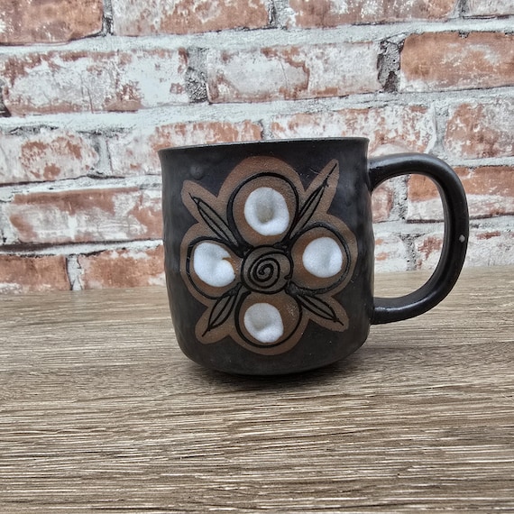 Vintage Yutori Japan Stoneware Mug, Mid Century Modern Abstract Floral Coffee Cup, Retro 1960s 1970s Boho Textured Brown Ceramic Pottery