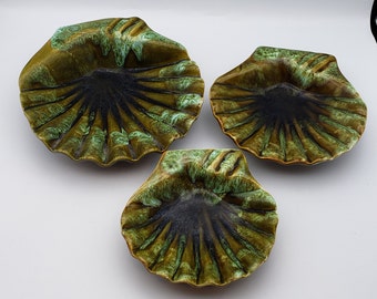 Wade Pottery Seashell Ashtrays: Avocado Green Drip Glaze, Set of 3