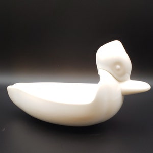 Duncan and Miller Pall Mall duck ashtray / 1950&#39;s / trinket dish / Milk glass ashtray