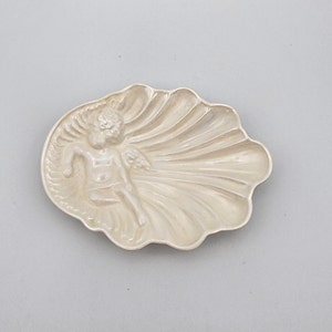 Vintage cherub ring dish / soap dish / trinket