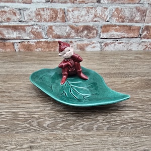 Vintage Gilner Red Pixie Elf on Green Leaf Trinket Dish / 1950s California Pottery / Christmas Pixie Decor / Mid Century MCM Candy Nut Bowl