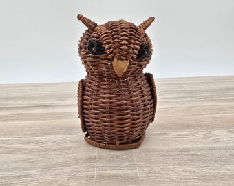 Vintage Wicker Owl Basket Planter, 1970s Boho Rattan Owl Decor, Retro Avon Animal Trinket Holder, Mid-Century Woodland Shelf Accent