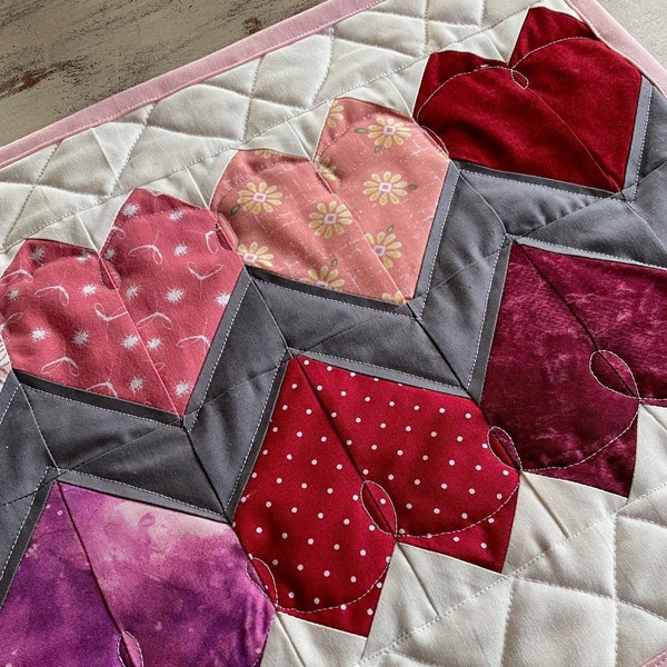 Easy Quilted Valentine's Heart Table Runner Pattern, PDF Download