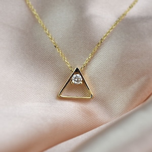 14k Gold Diamond Triangle Necklace: Lab-Grown Diamond