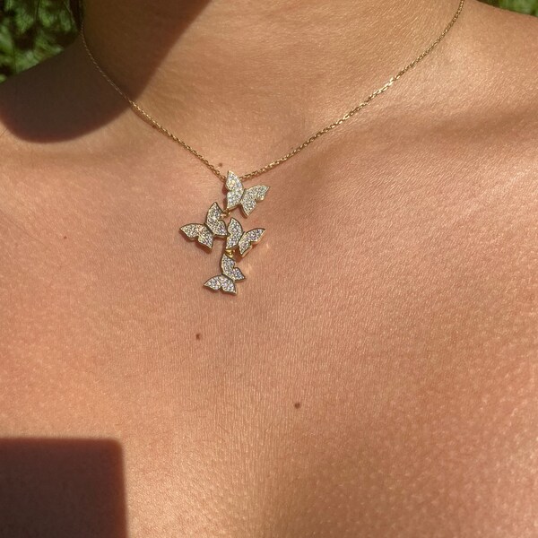 Sparkly butterfly necklace Clearance