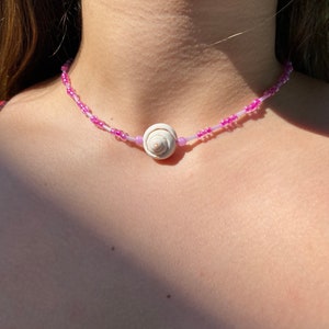 Shell Necklace / Pink Beaded Shell Necklace / Summer Shell Necklace / Beach Necklace / Beaded Summer Necklace / Y2K Charm Necklace