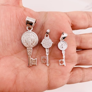 925 sterlingzilveren hanger sleutel en touw 20" Sint-Benedictus - Cadena y llave san benito en plata