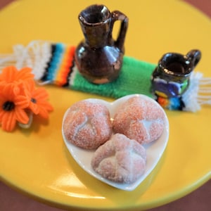 Miniature INDIVIDUAL Pan de Muerto Mexican bread Mexico Miniatura Mini Day of the dead food comida