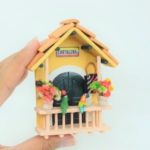 Miniature Spanish Colonial Colombian yellow Home house casa vintage Mini diorama magnet colombia magnet