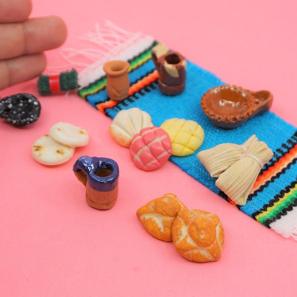 Miniature Ofrenda Set Dia de muertos Day of the dead food dollhouse  sarape zarape Mexico Conchas Tamales Pand de muerto Pottery Jarrito