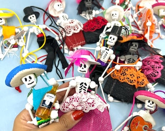 Skeleton Skull Day of the dead ofrenda dia de muertos dia de los muertos altar alter spooky halloween decor mini miniature memorial