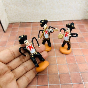 Miniature Mariachi doll set musician Mariachero Mexicano Mexican Miniatura Mini dolls banddollhouse 3 pieces