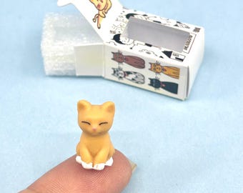 Miniature Cat kitten cat in box mini dollhouse cat decor toy