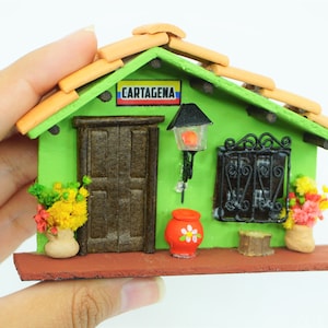 Miniature Spanish Colonial Colombian green Home house casa vintage Mini diorama magnet colombia