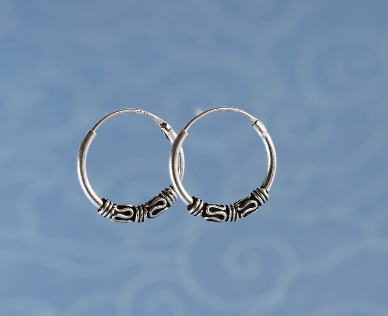 Pair Of Sterling Silver 925 Bali Hoop Earrings 10 , 12 , 14 , 16 , 18 , 20 , 25 , 30 MM image 3