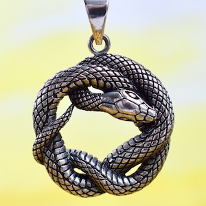 Sterling  Silver  925  Curled  Up  Snake  Pendant