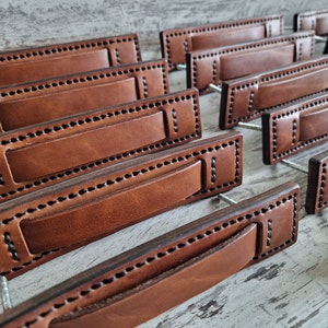 Poignée de meuble en cuir personnalisée - Poignée de tiroir 3 épaisseurs faite main - Beige sellier - Vis cachées - Cuir tanné végétal de haute qualité - Vintage