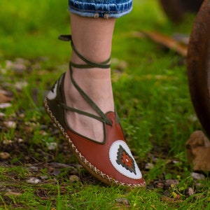 Handmade Leather Grounding Sandals: Barefoot Feel Shoes