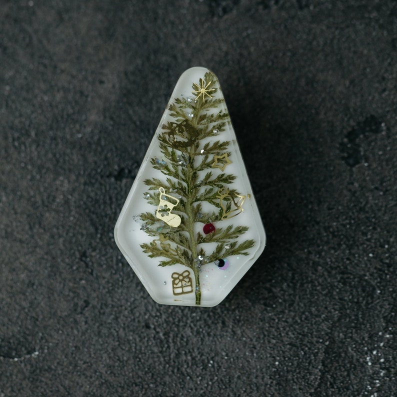 Christmas brooch with decorated Christmas tree jewelry resin real leaf pin