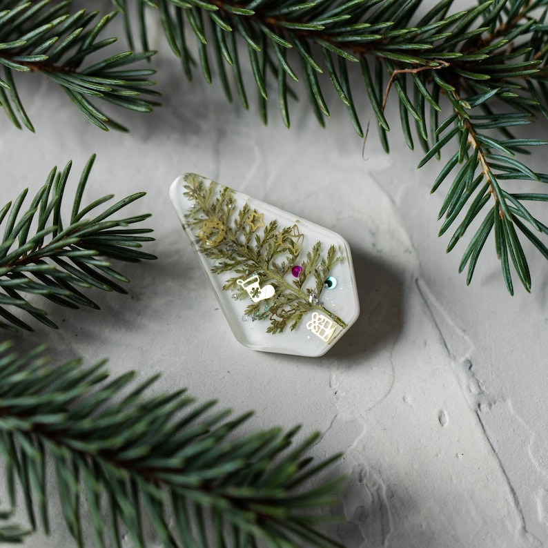 Christmas brooch with decorated Christmas tree jewelry resin real leaf pin