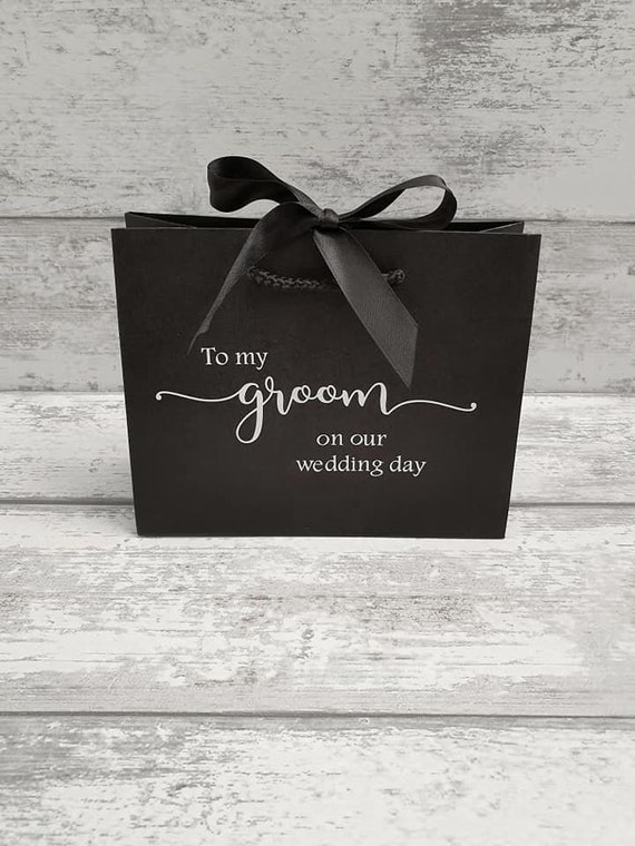 Groom Wedding Gift BagWreath Monogram DesignPersonalised 