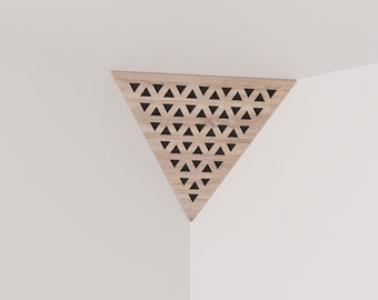 Plafondhoek Bass Trap «Triangle-TRI» akoestisch schuim met geperforeerde gelamineerde HDF-plaat | 42x42x42cm | Driehoekige piramide-bastrap