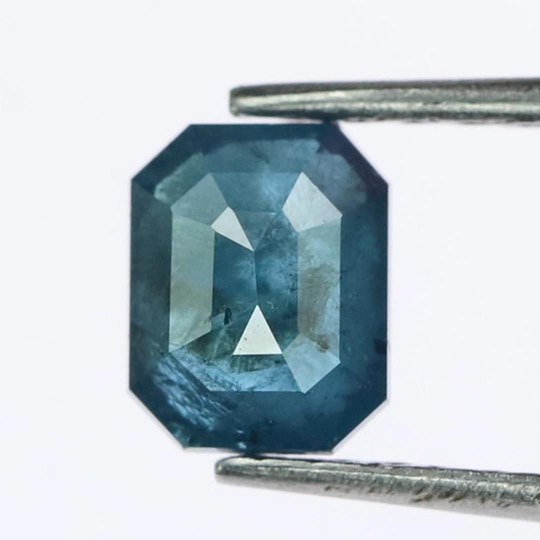Diamant Naturel Brut Bleu émeraude 0,86 Carats - Taille 5,86 Mm, Clarté I3, Traité