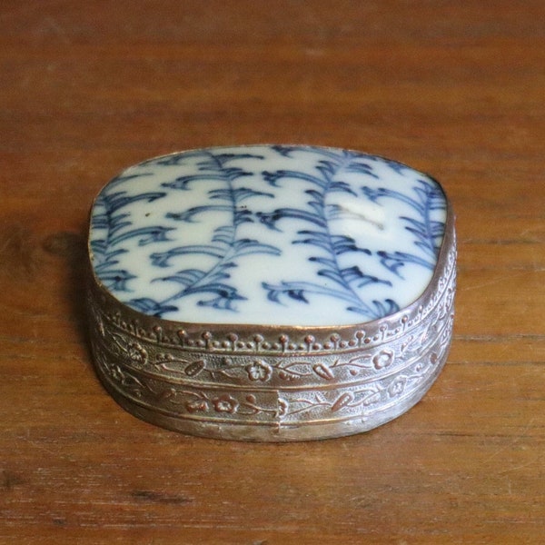 Chinese Trinket Box with Porcelain Shard Lid - Chinese Jewellery or Trinket Box